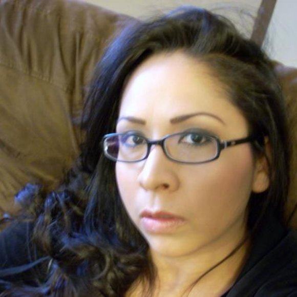 Meet your Posher, Julissa - Picture 1 of 1